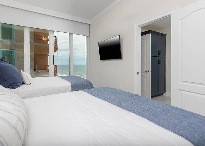 Phoenix Gulf Towers 1004 Apartment